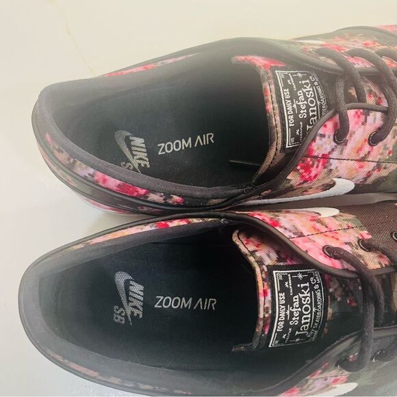 Nike Zoom Stefan Janoski Sneakers - Picture 8 of 11